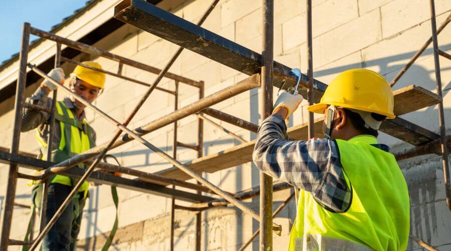 Professional gutter cleaning in Weslaco, TX